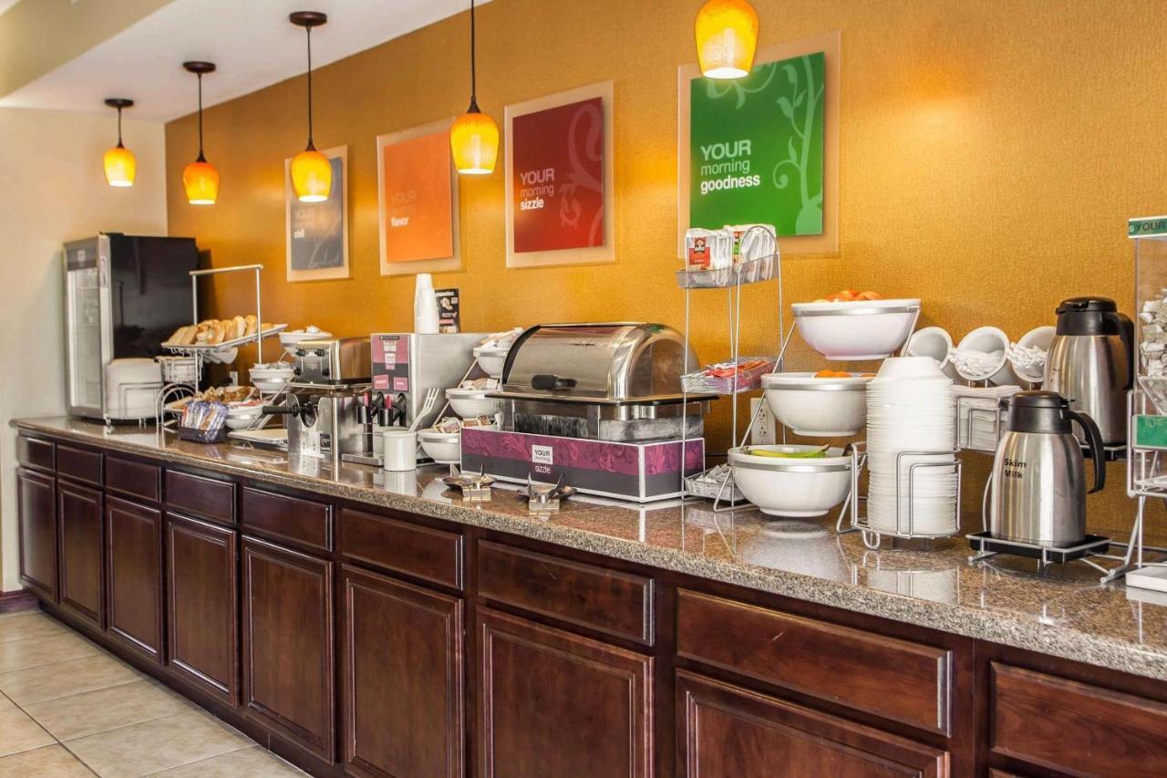 Comfort Suites Bloomington I-55 And I-74 Ngoại thất bức ảnh