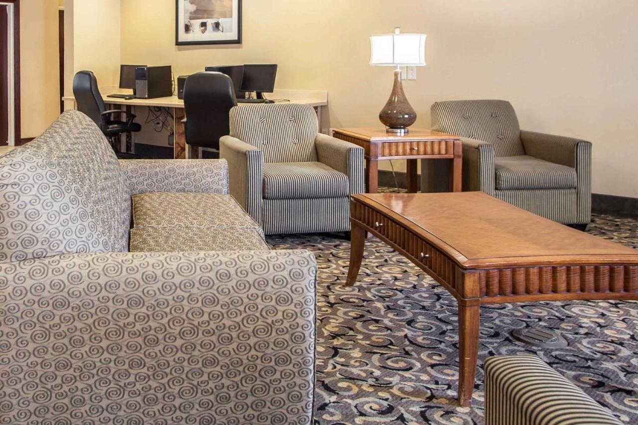 Comfort Suites Bloomington I-55 And I-74 Ngoại thất bức ảnh