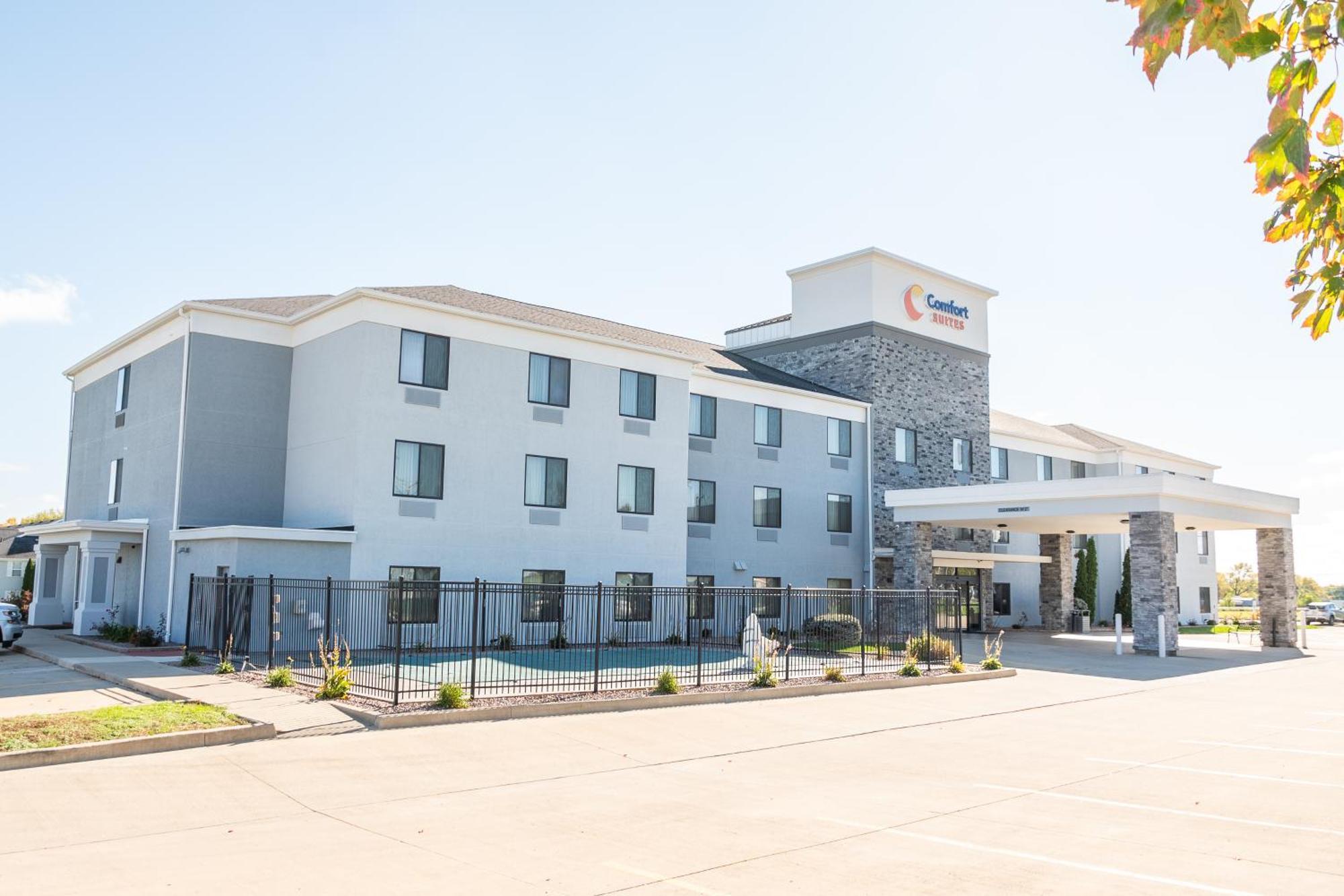 Comfort Suites Bloomington I-55 And I-74 Ngoại thất bức ảnh